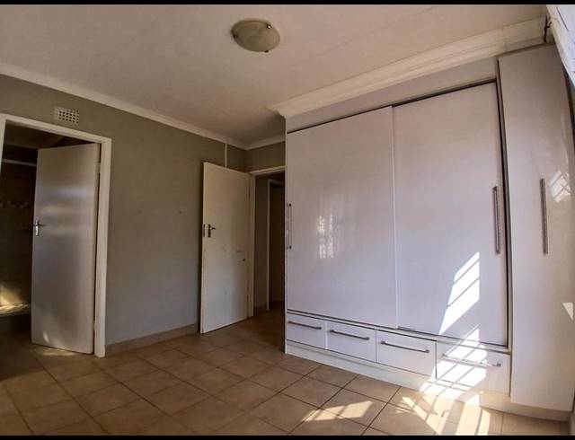 3 BEDROOM HOUSE FOR SALE IN PROTEA GLEN